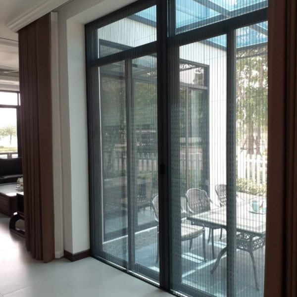 Cửa Chống Muỗi Màu Xám Dạng Xếp